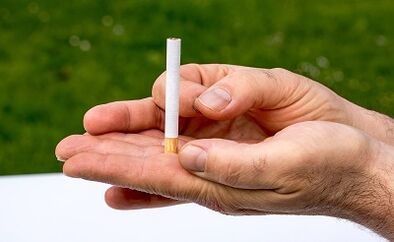 Come smettere di fumare a casa rapidamente